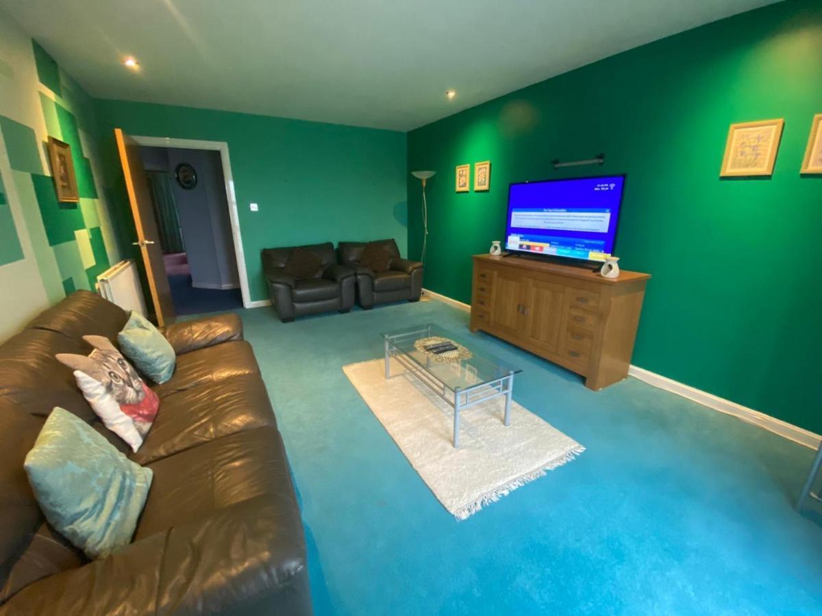 Comfortable, Self Contained 2 Double Beds Town Apartment Near Pittodrie Stadium 애버딘 외부 사진